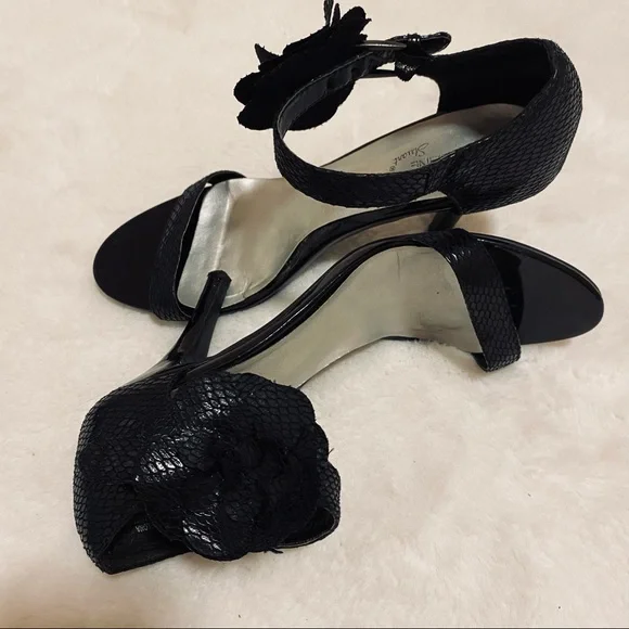 Madeline Stuart Black Flower Heels - Picture 3 of 6